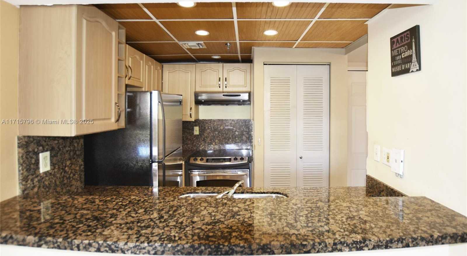 Small Image of 540 BRICKELL KEY DR #404, Miami Number 11