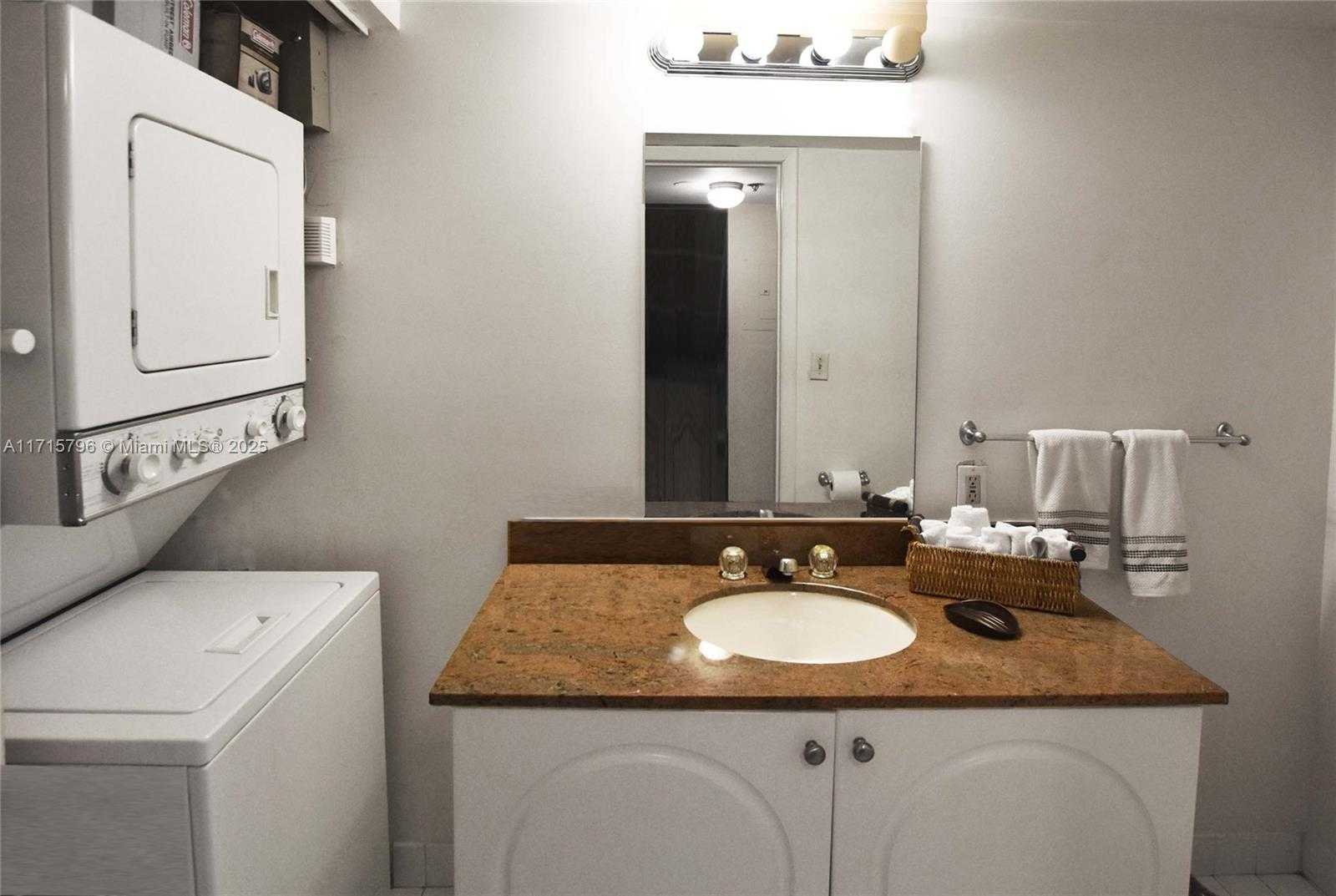 Small Image of 540 BRICKELL KEY DR #404, Miami Number 13