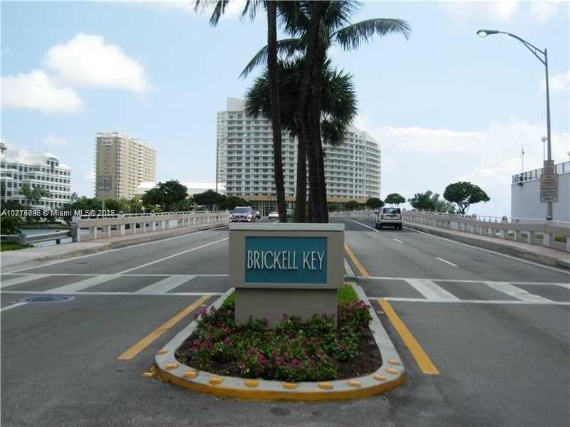 Small Image of 540 BRICKELL KEY DR #404, Miami Number 31