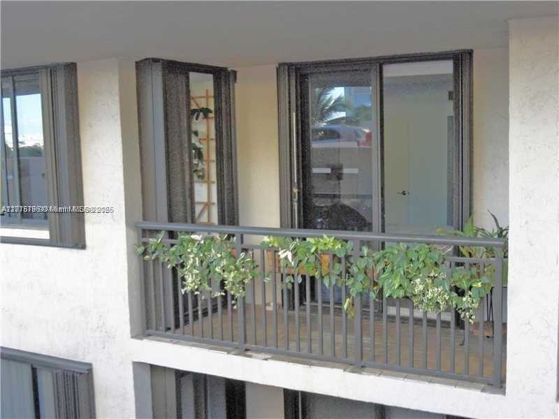 Small Image of 540 BRICKELL KEY DR #404, Miami Number 34