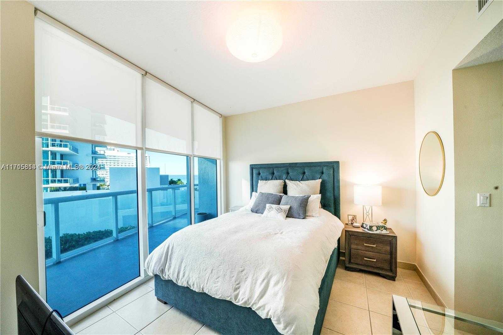 Small Image of 6515 COLLINS AVE #702, Miami Beach Number 17