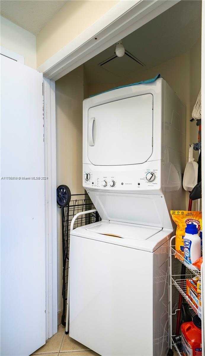Small Image of 6515 COLLINS AVE #702, Miami Beach Number 20