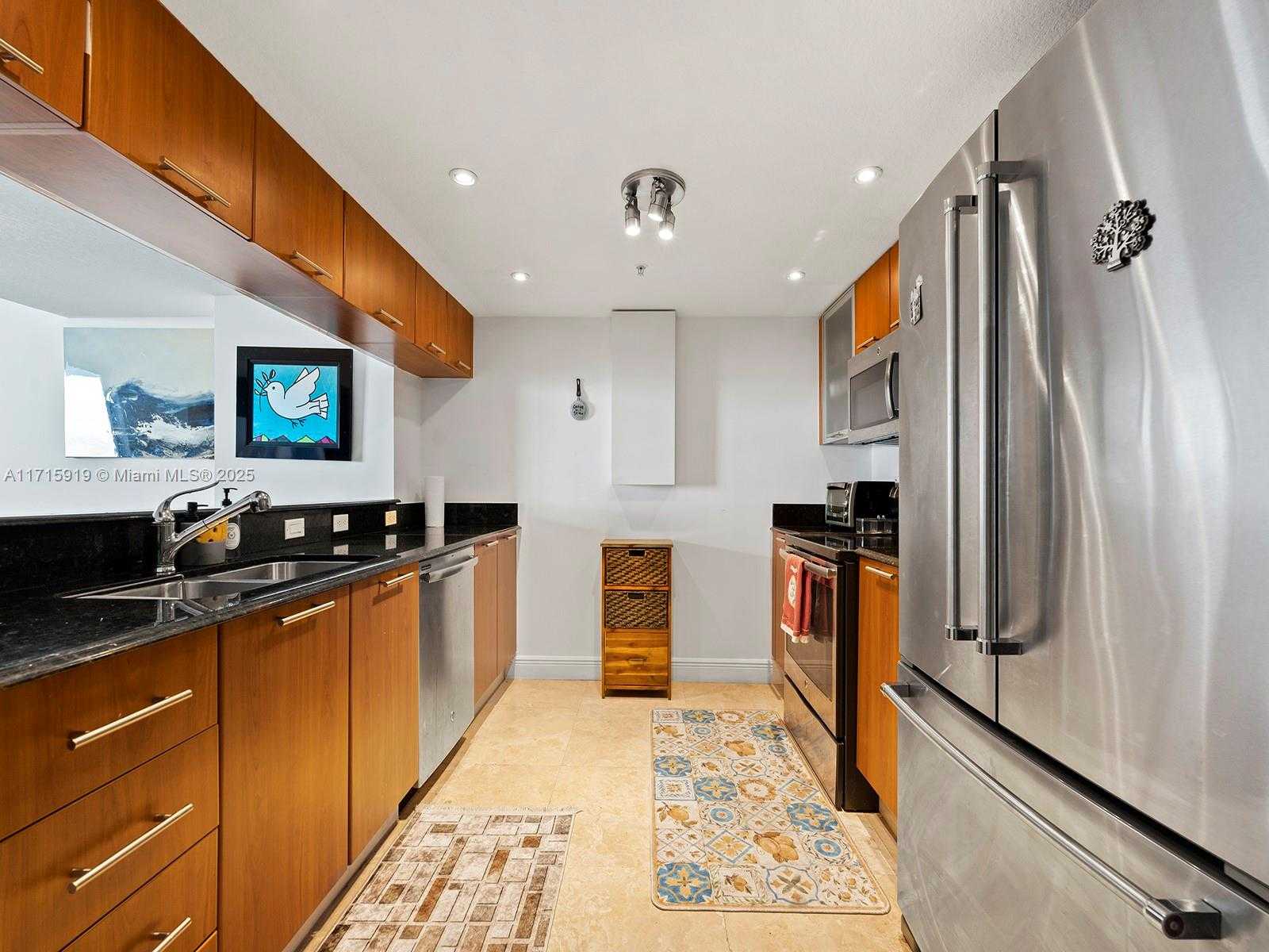 Small Image of 1800 NORTH BAYSHORE DR #2211, Miami Number 10