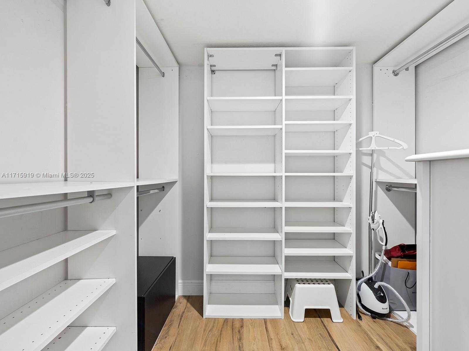 Small Image of 1800 NORTH BAYSHORE DR #2211, Miami Number 14