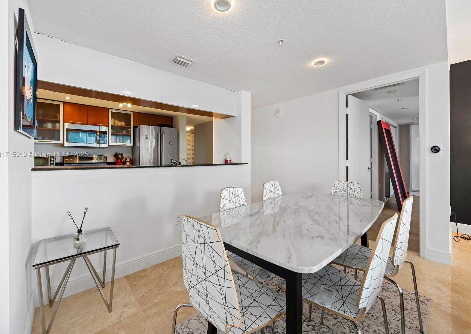 Small Image of 1800 NORTH BAYSHORE DR #2211, Miami Number 7