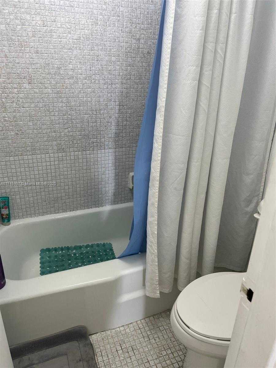 Small Image of 2000 NORTH EAST 135TH ST #707, North Miami Number 13