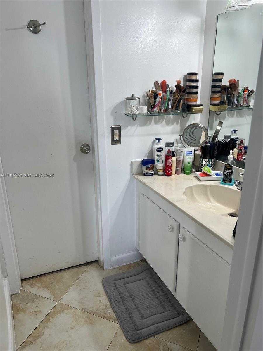 Small Image of 2000 NORTH EAST 135TH ST #707, North Miami Number 14