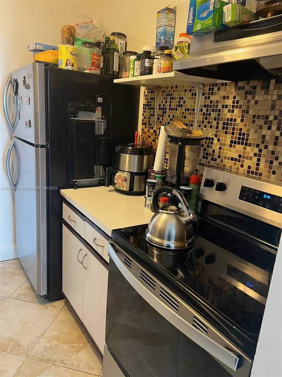 Small Image of 2000 NORTH EAST 135TH ST #707, North Miami Number 15