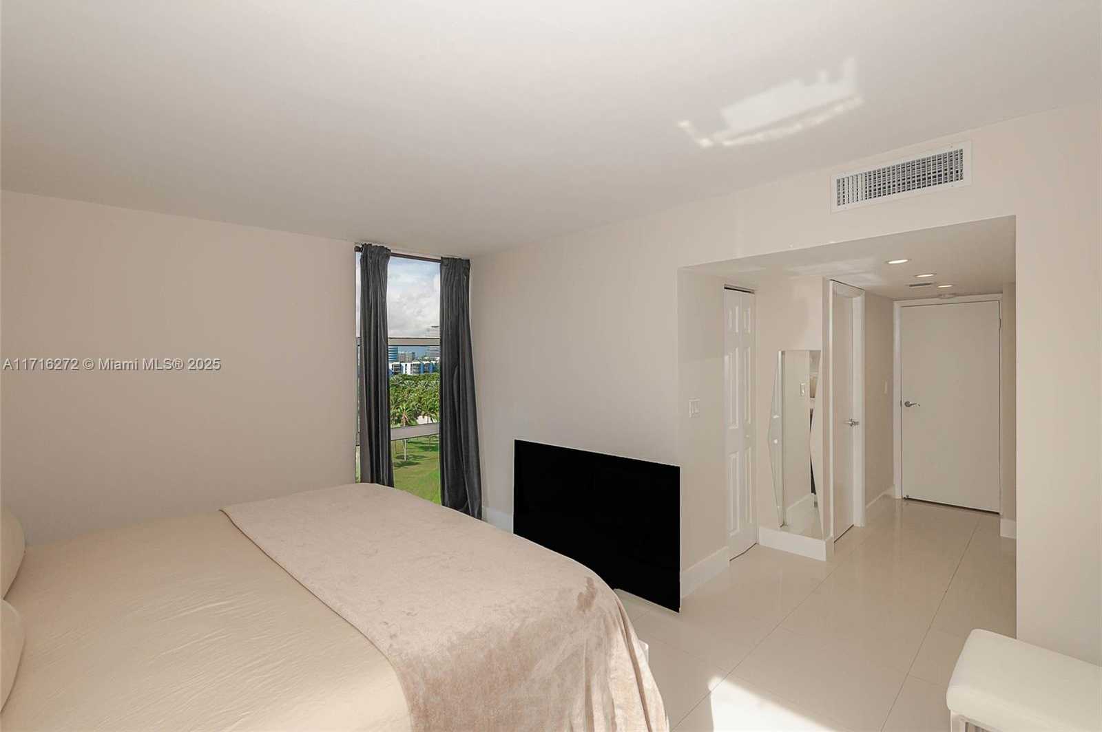 Small Image of 20335 WEST COUNTRY CLUB DR #909, Aventura Number 17