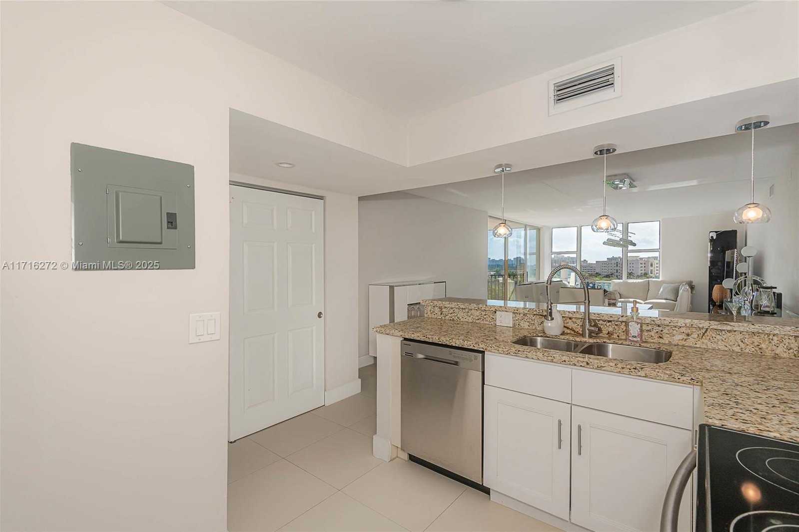 Small Image of 20335 WEST COUNTRY CLUB DR #909, Aventura Number 20