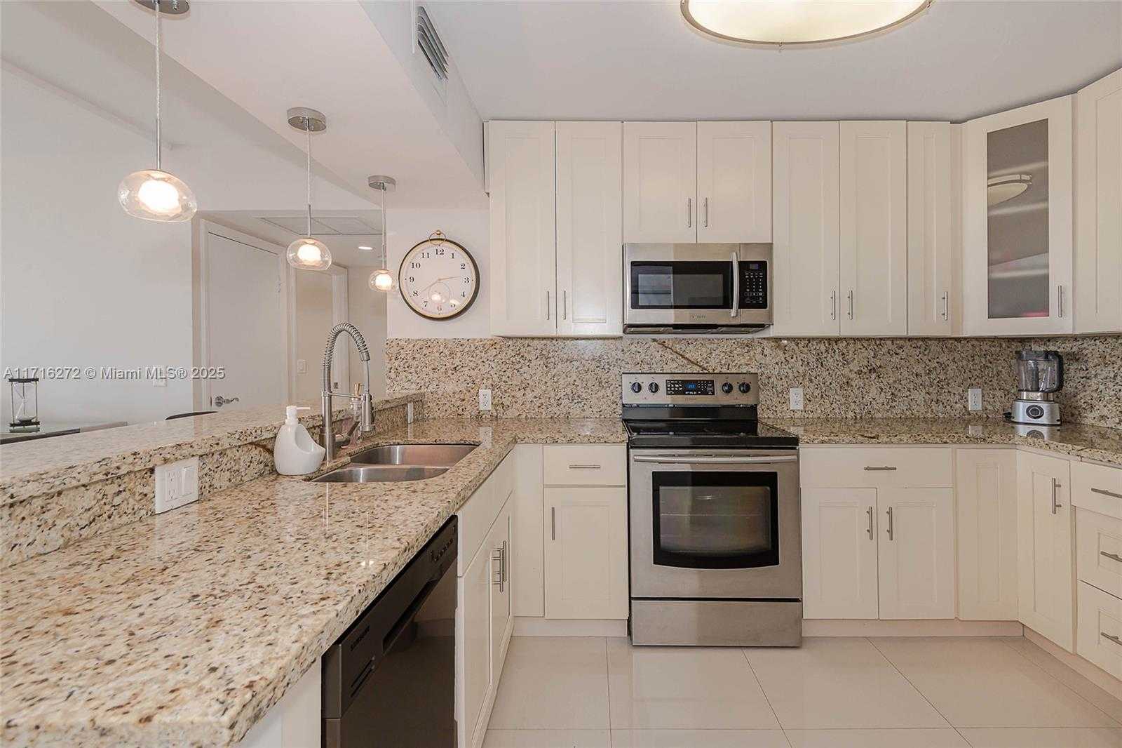 Small Image of 20335 WEST COUNTRY CLUB DR #909, Aventura Number 9
