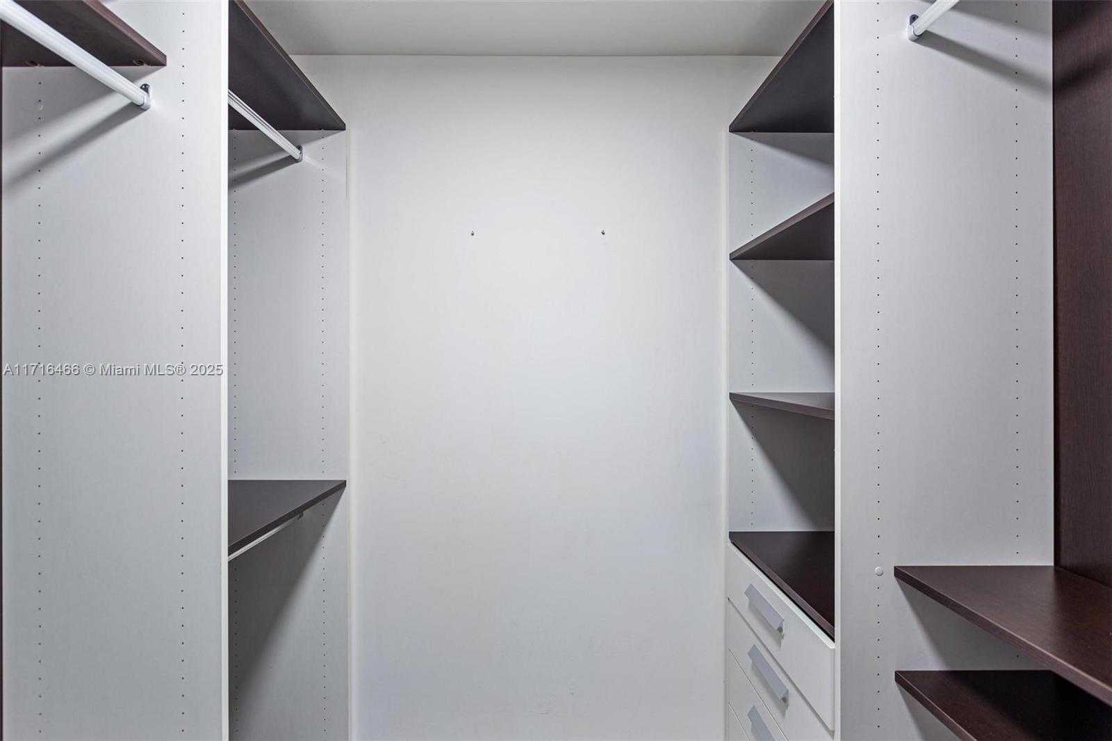Small Image of 1300 BRICKELL BAY DR #700, Miami Number 14