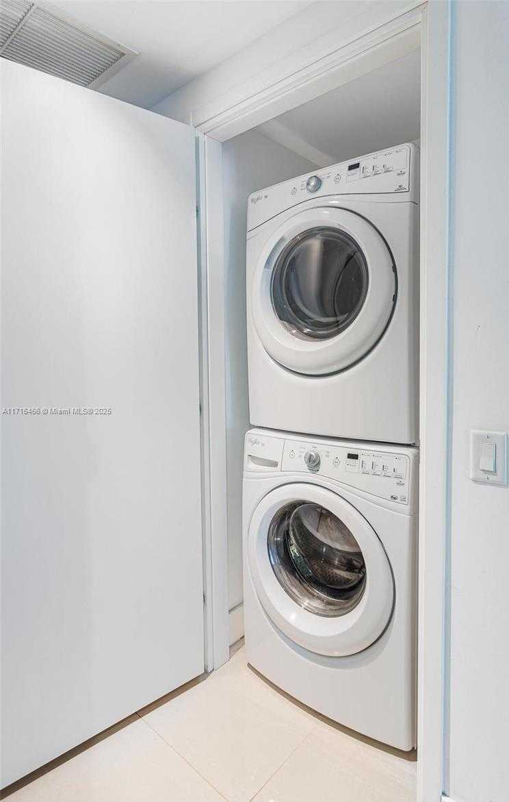 Small Image of 1300 BRICKELL BAY DR #700, Miami Number 15