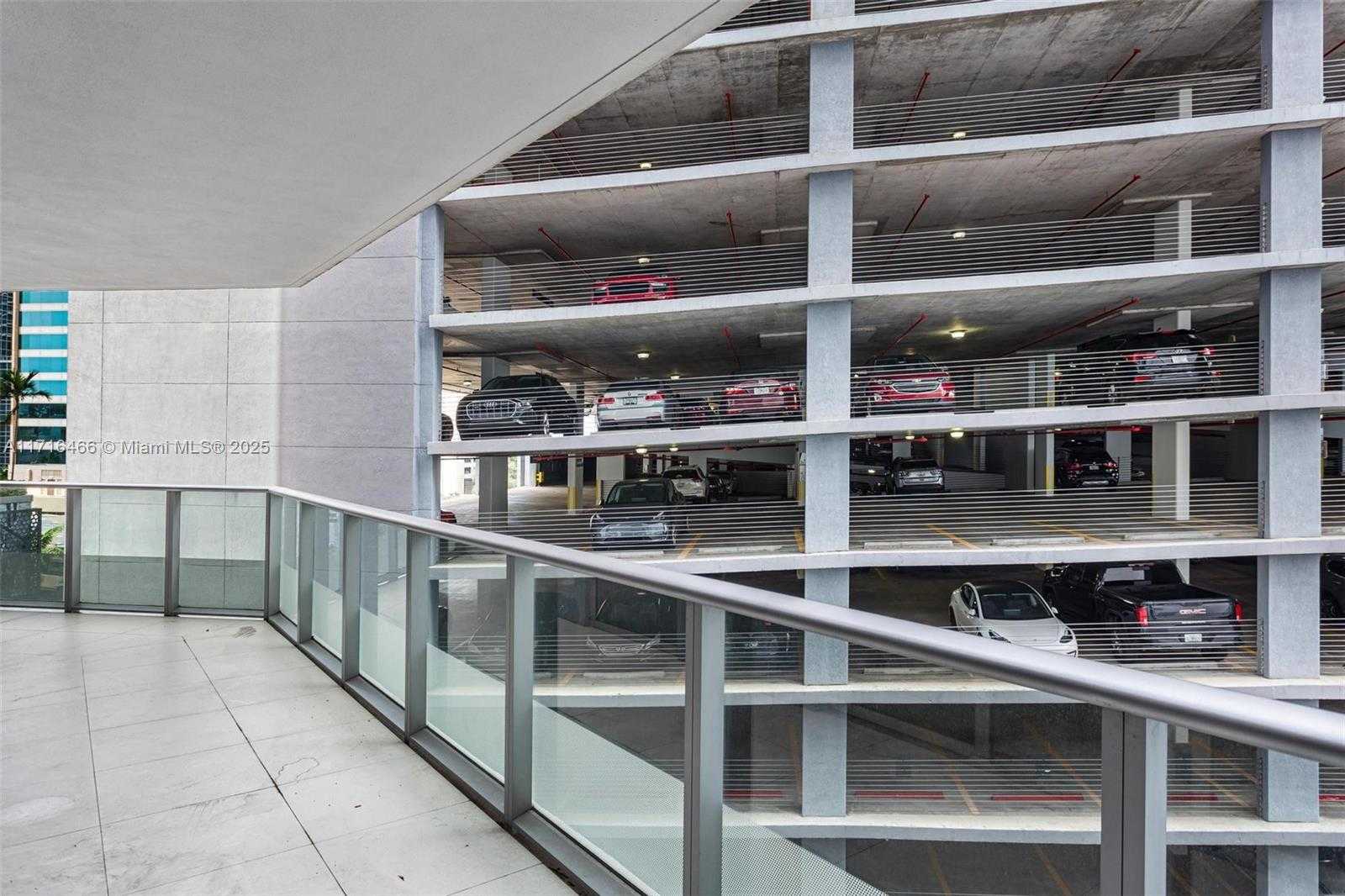 Small Image of 1300 BRICKELL BAY DR #700, Miami Number 16