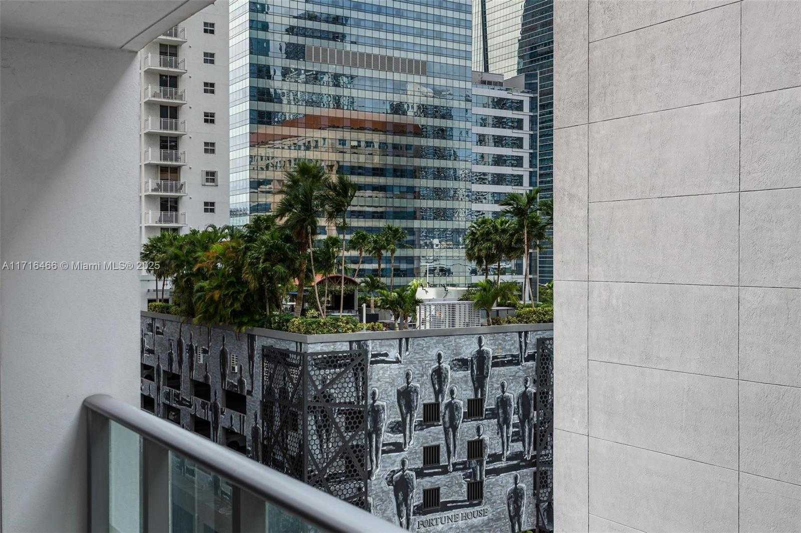 Small Image of 1300 BRICKELL BAY DR #700, Miami Number 19