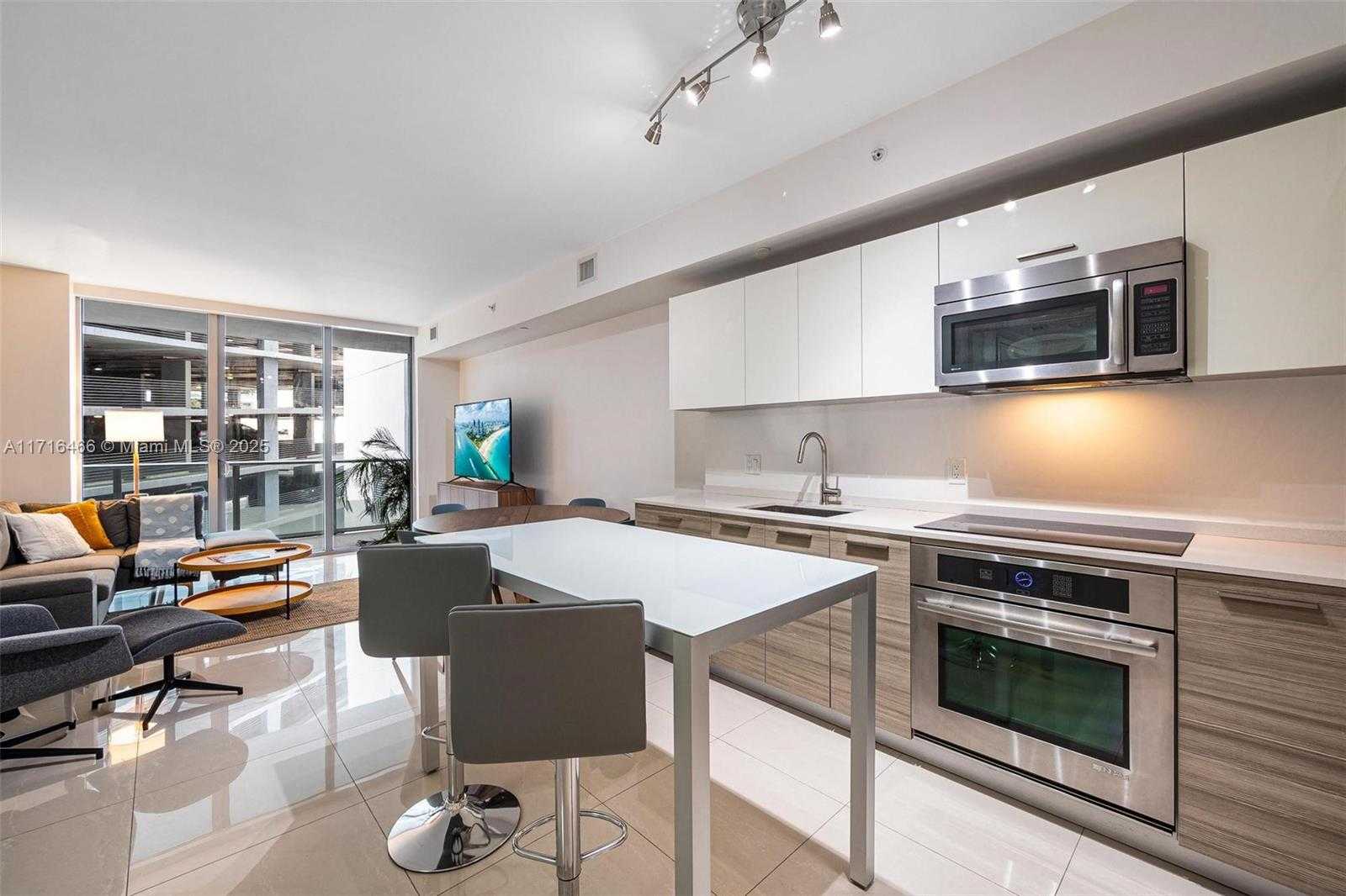 Small Image of 1300 BRICKELL BAY DR #700, Miami Number 2