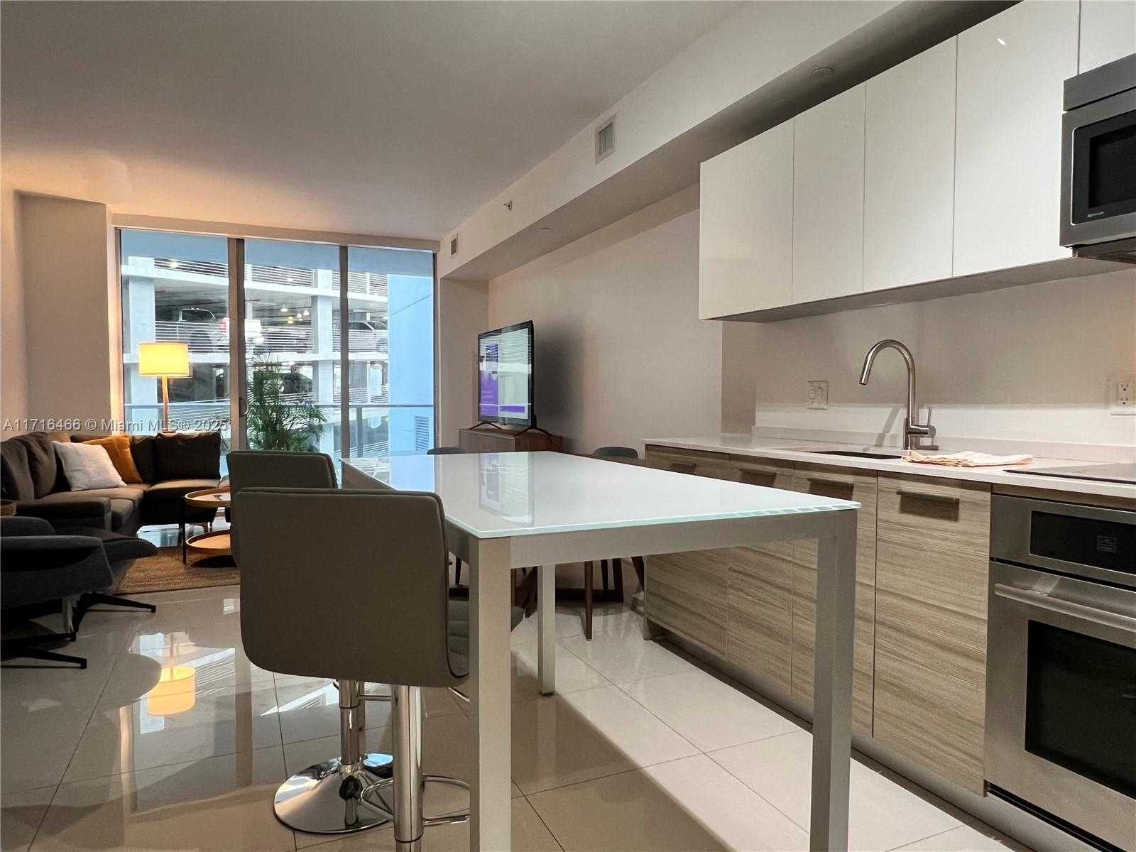 Small Image of 1300 BRICKELL BAY DR #700, Miami Number 26