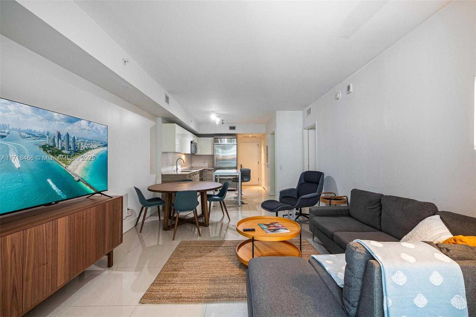 Small Image of 1300 BRICKELL BAY DR #700, Miami Number 3
