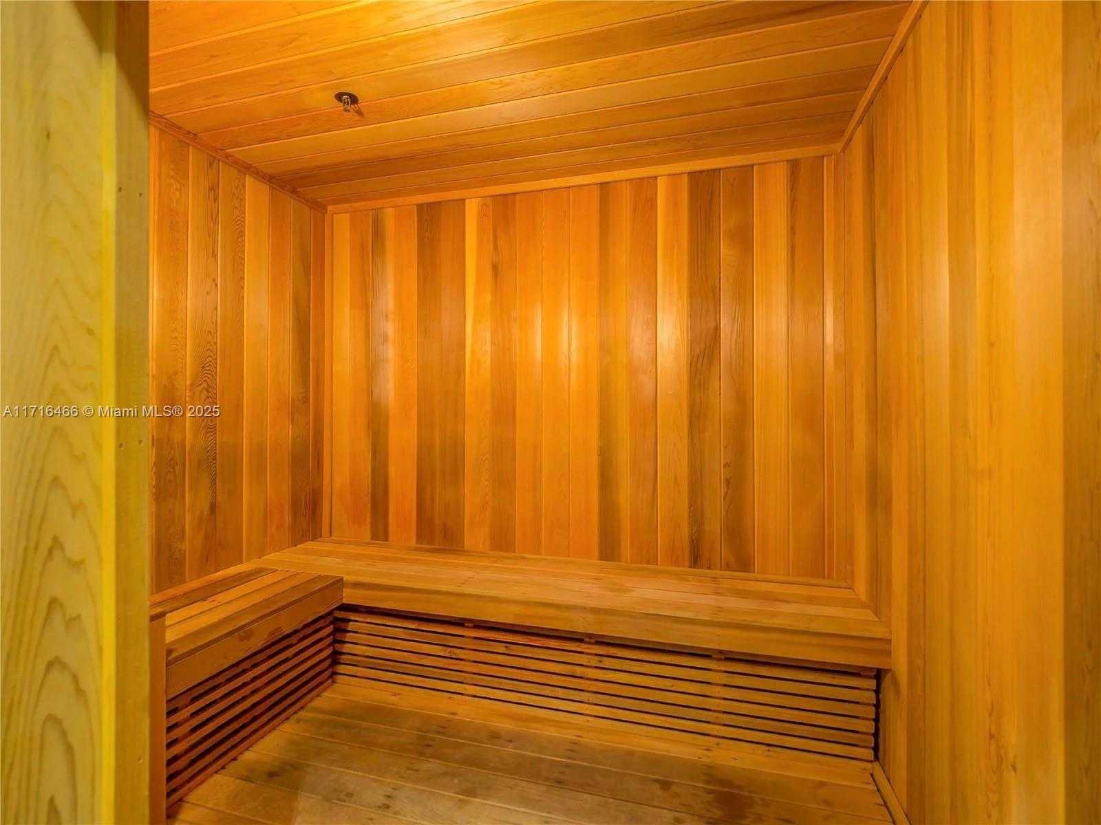 Small Image of 1300 BRICKELL BAY DR #700, Miami Number 43