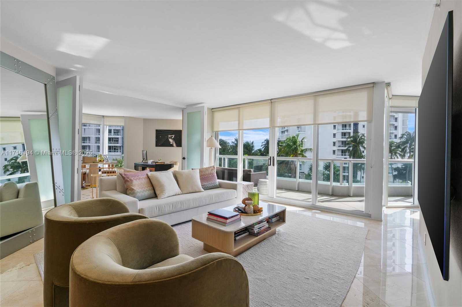 Small Image of 21055 YACHT CLUB DR #702, Aventura Number 11