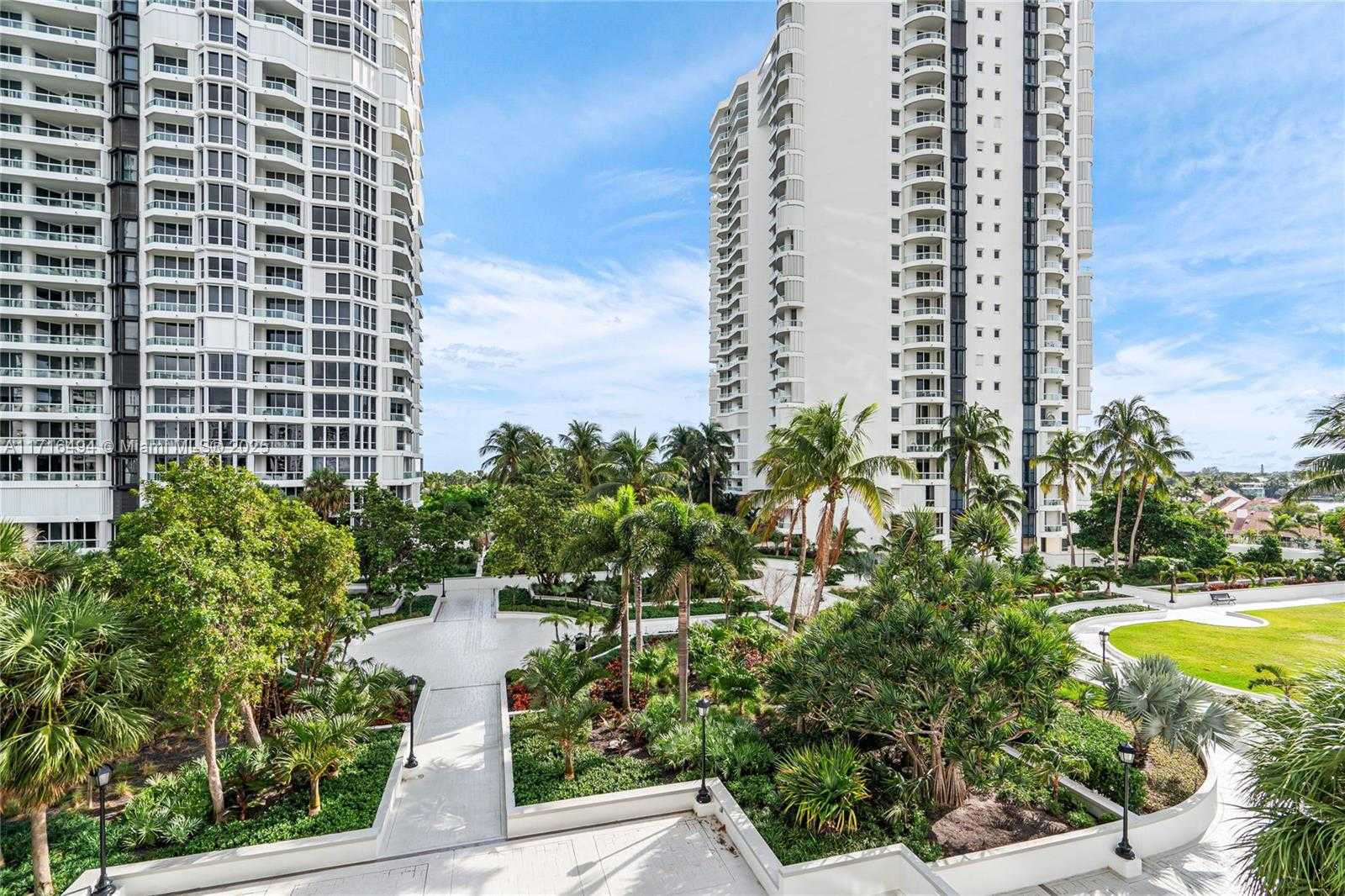 Small Image of 21055 YACHT CLUB DR #702, Aventura Number 34