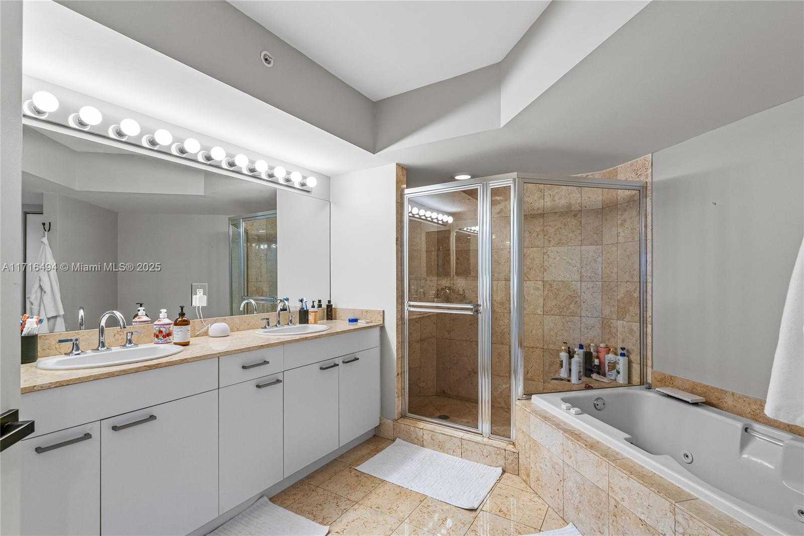 Small Image of 21055 YACHT CLUB DR #702, Aventura Number 37
