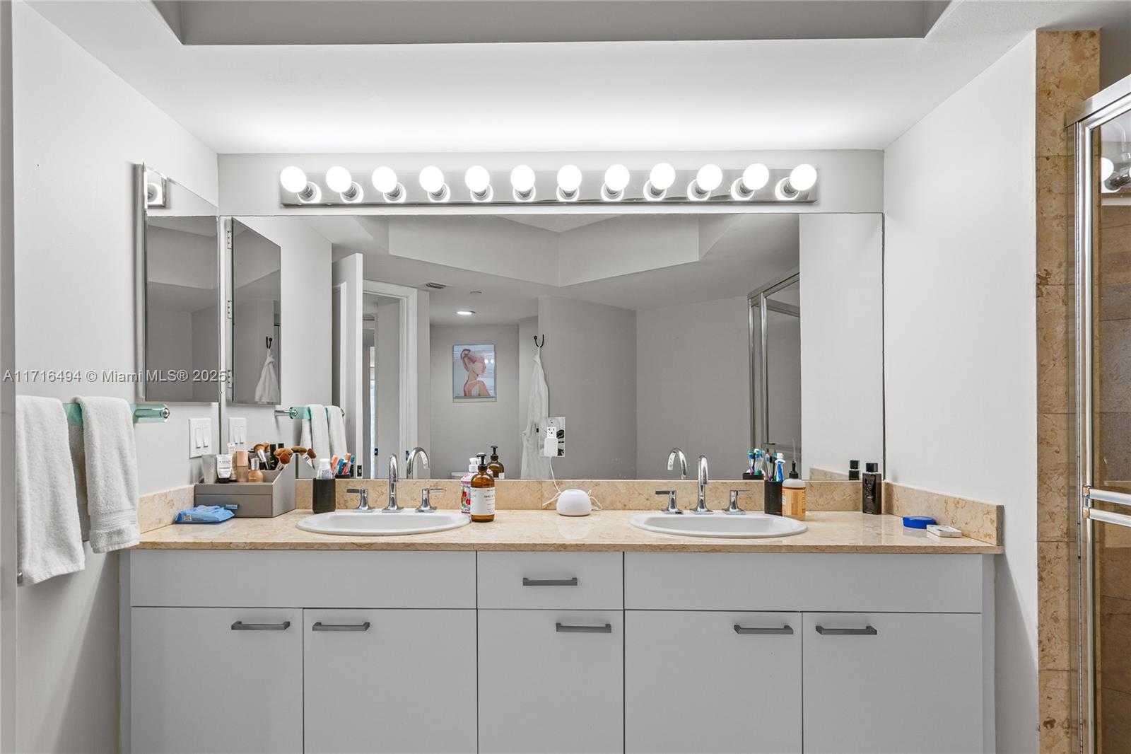 Small Image of 21055 YACHT CLUB DR #702, Aventura Number 38