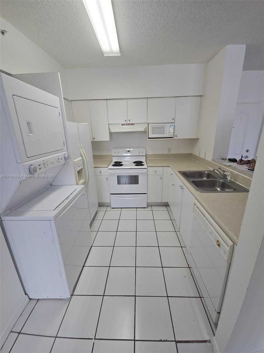 Small Image of Miami Number 4