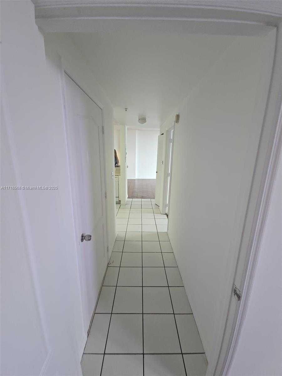 Small Image of Miami Number 5