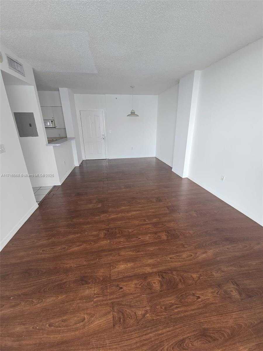 Small Image of Miami Number 8