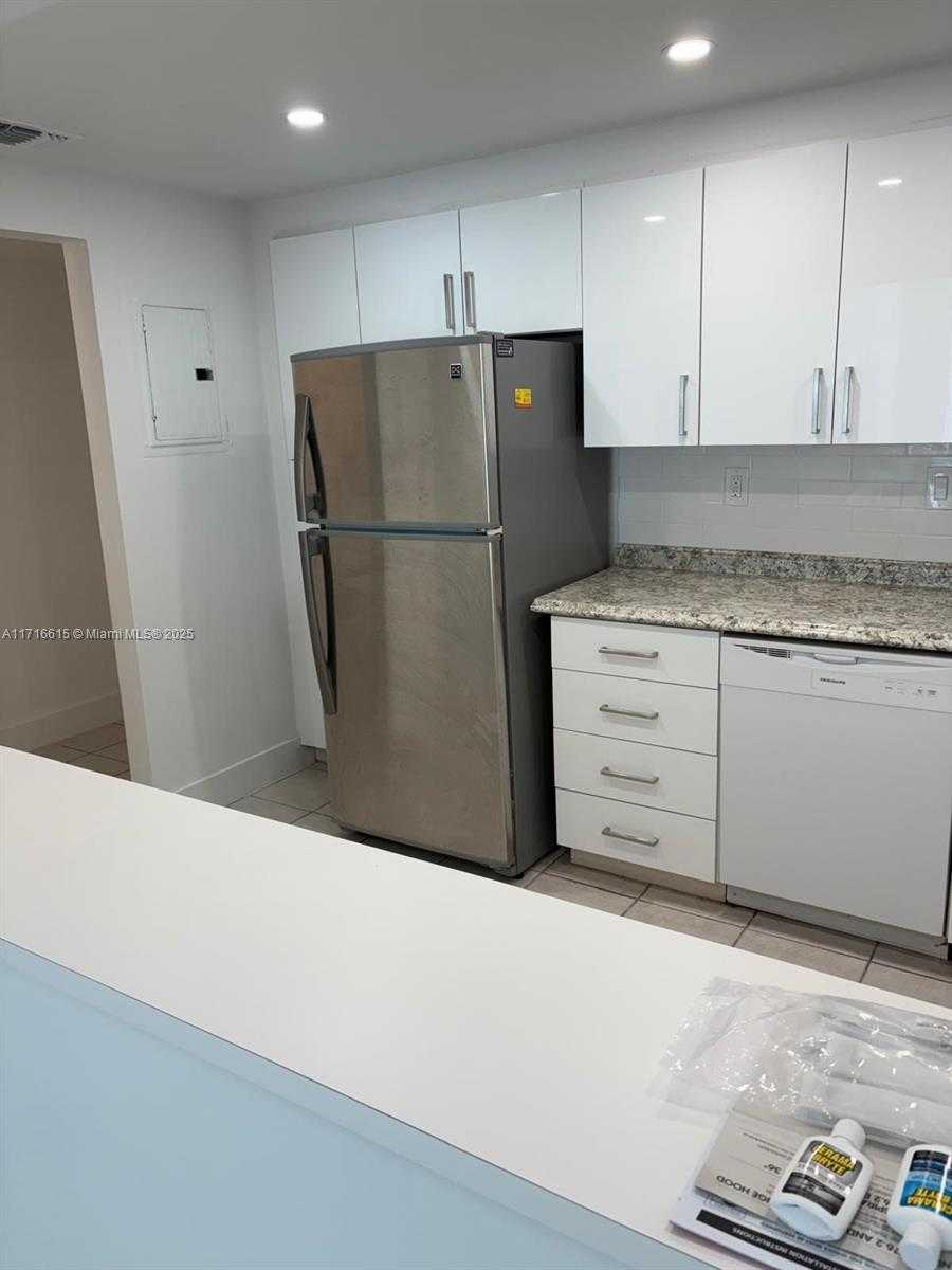 Small Image of 19390 COLLINS AVE #308, Sunny Isles Beach Number 4