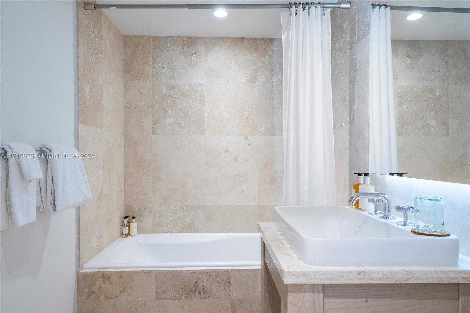 Small Image of 102 24TH ST #1413, Miami Beach Number 13