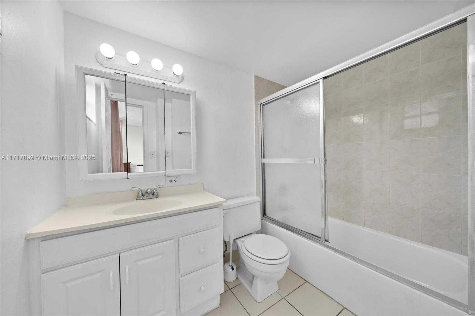 Small Image of 16919 NORTH BAY RD #821, Sunny Isles Beach Number 11