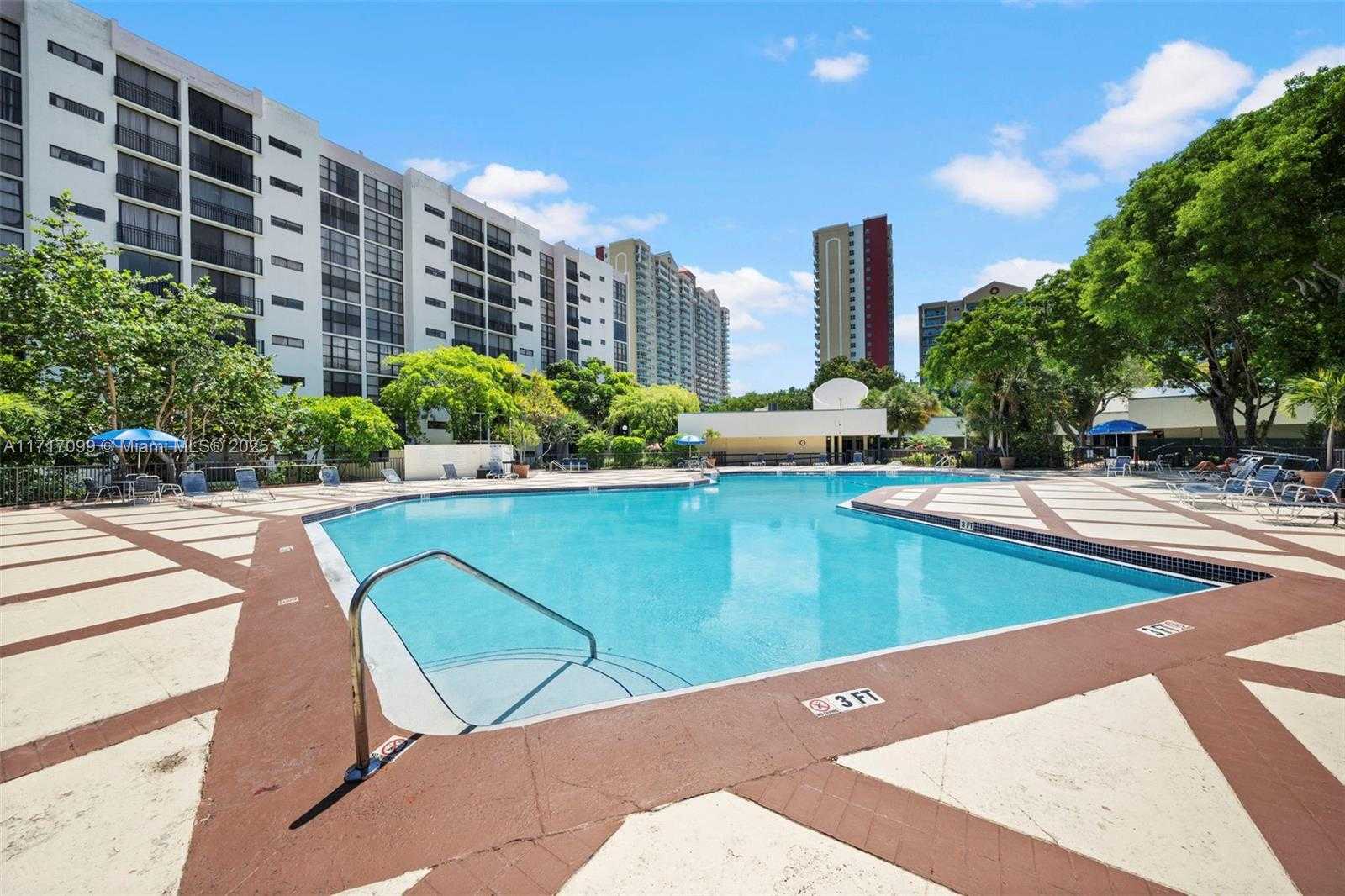 Small Image of 16919 NORTH BAY RD #821, Sunny Isles Beach Number 16