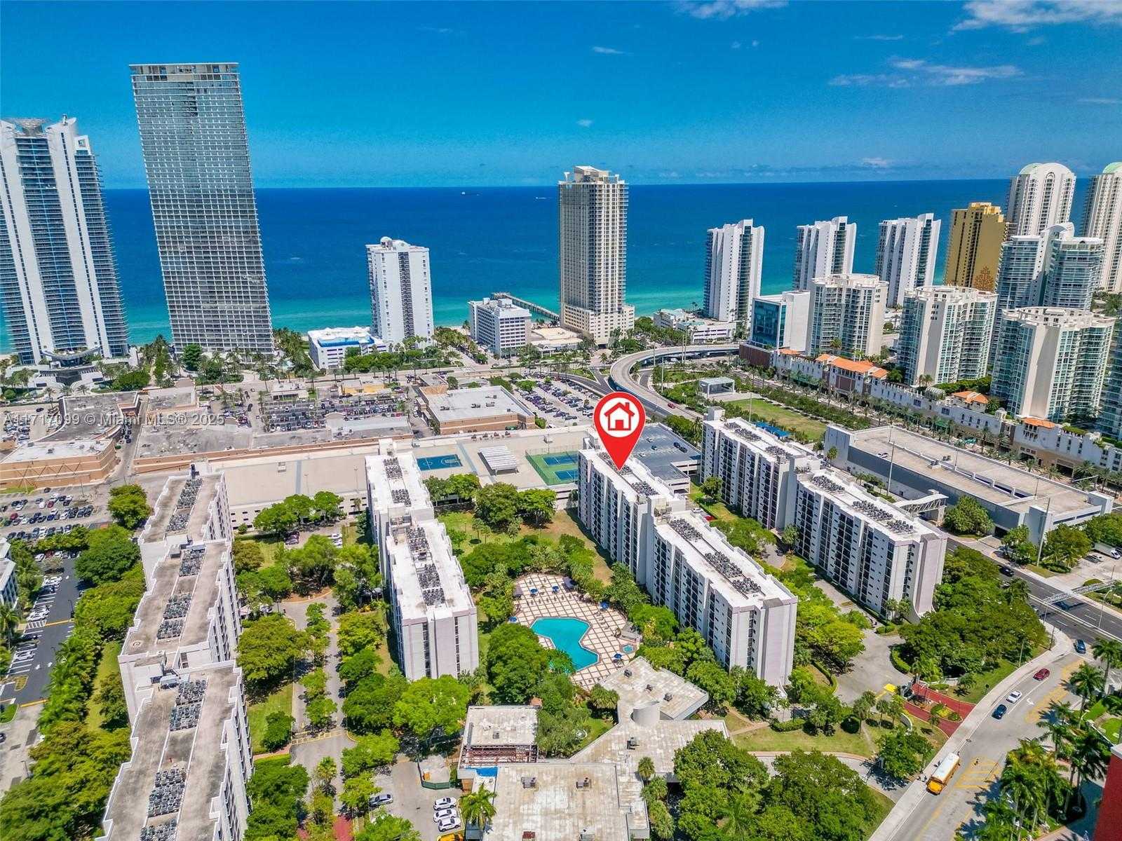 Small Image of 16919 NORTH BAY RD #821, Sunny Isles Beach Number 18