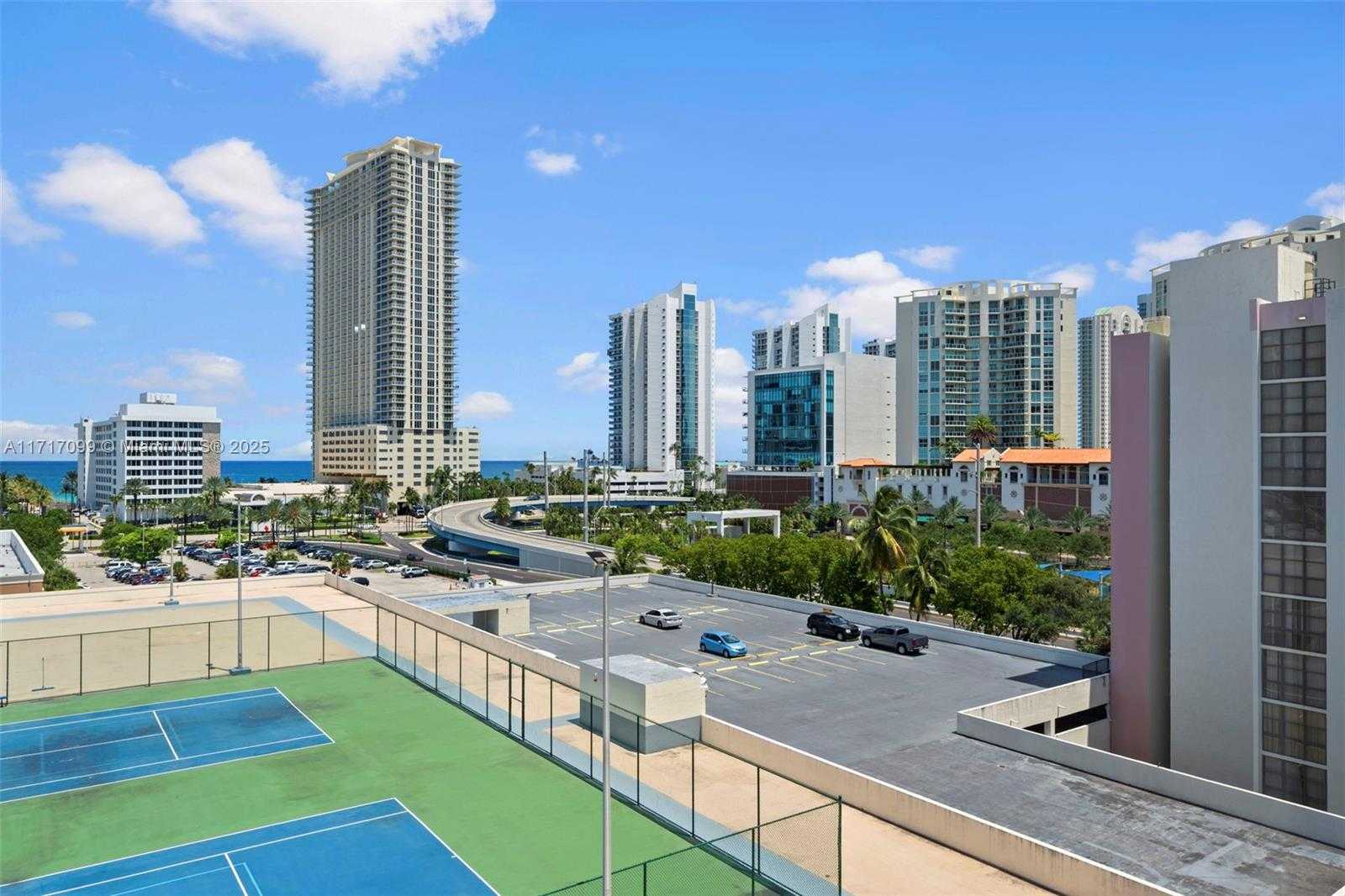Small Image of 16919 NORTH BAY RD #821, Sunny Isles Beach Number 26