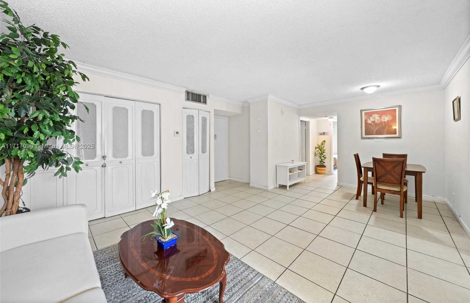 Small Image of 16919 NORTH BAY RD #821, Sunny Isles Beach Number 5