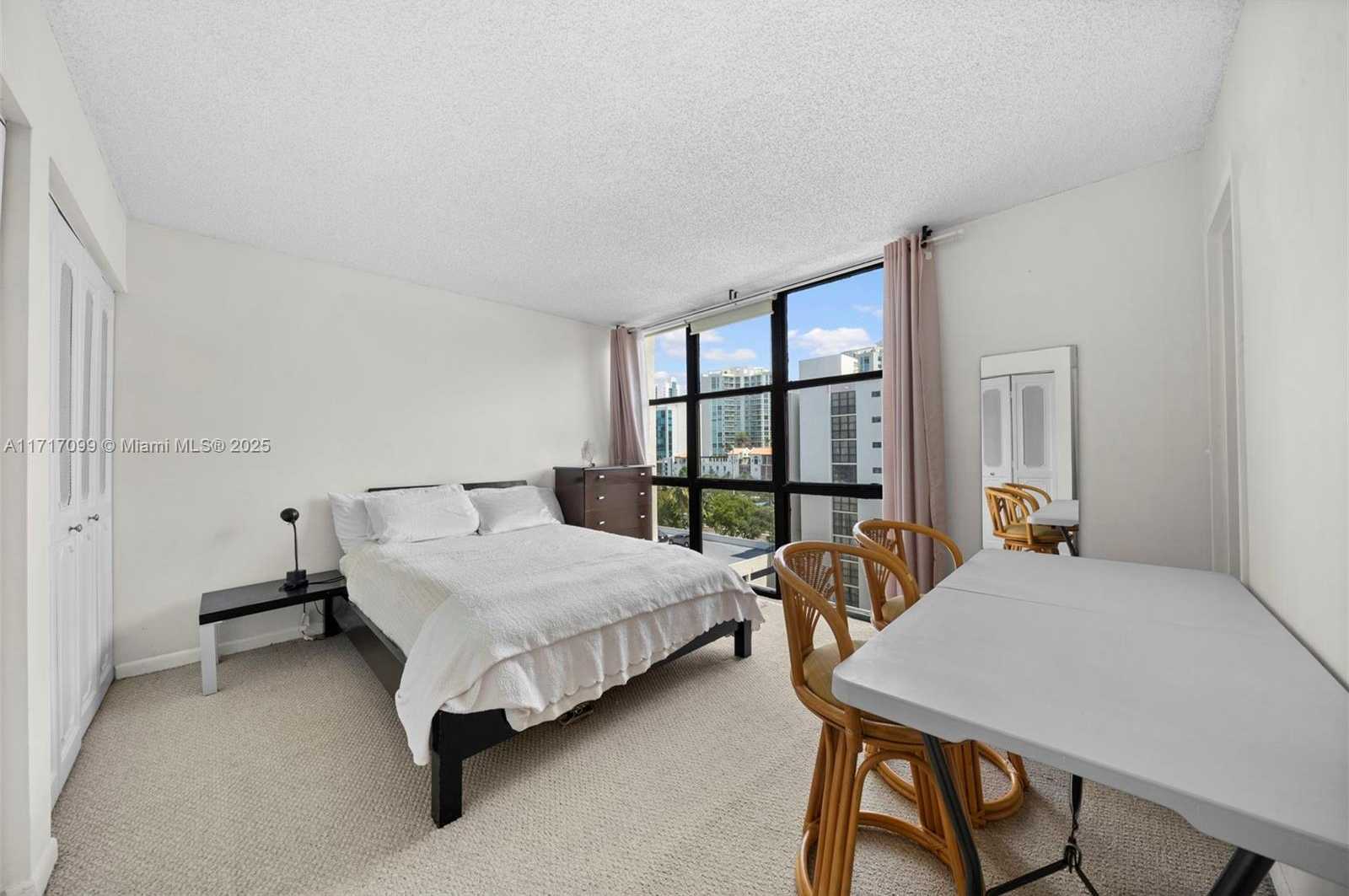 Small Image of 16919 NORTH BAY RD #821, Sunny Isles Beach Number 8