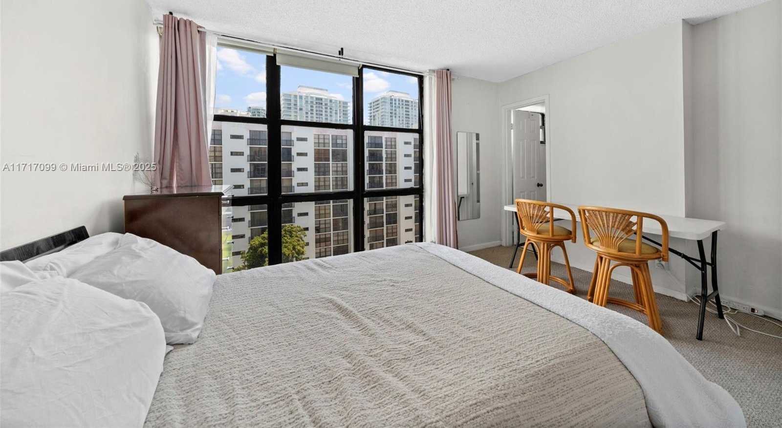 Small Image of 16919 NORTH BAY RD #821, Sunny Isles Beach Number 9