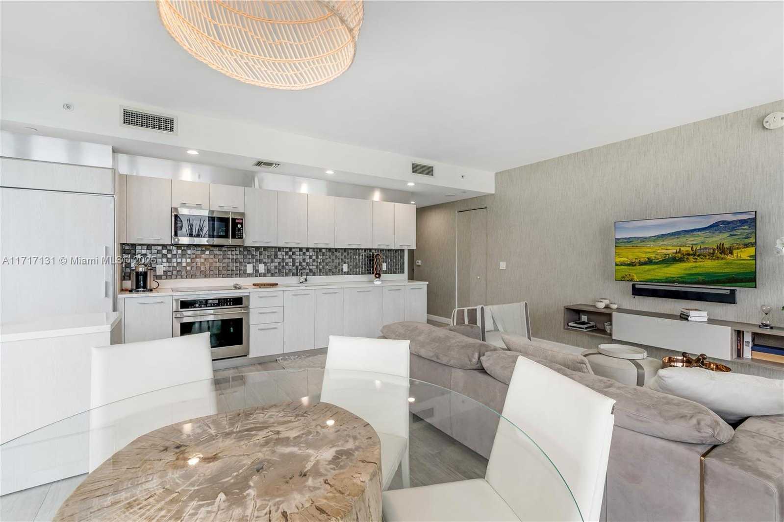 Small Image of 55 SOUTH WEST 9TH ST #4001, Miami Number 11