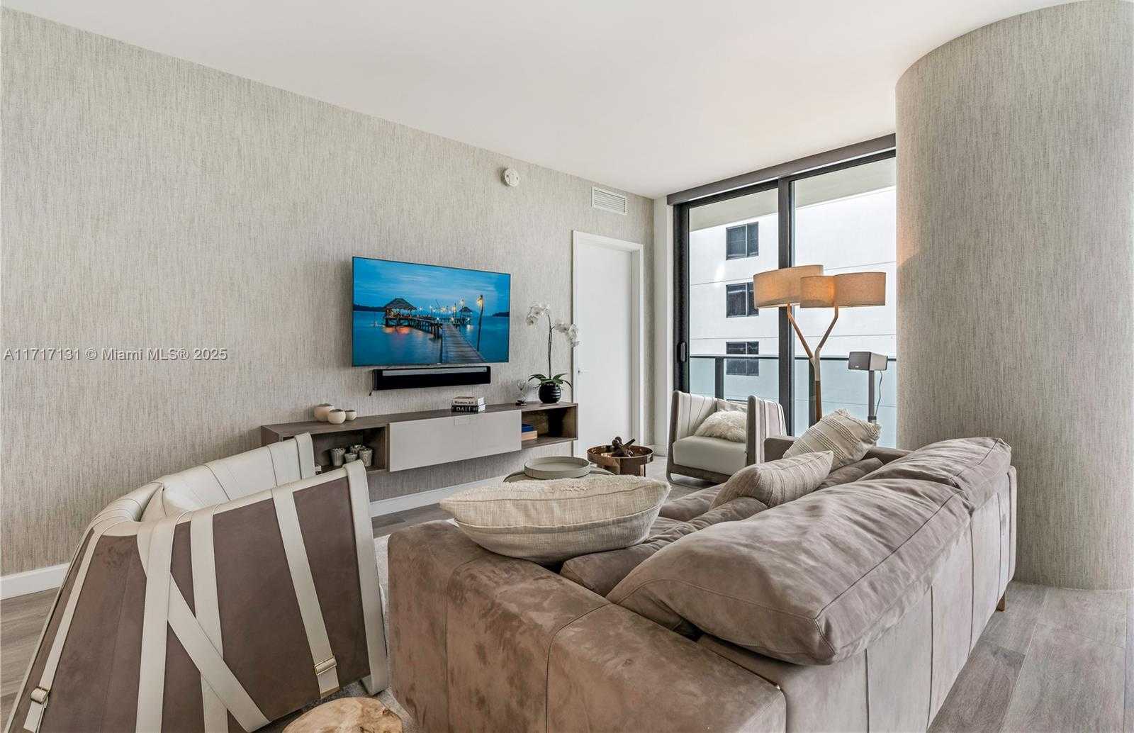 Small Image of 55 SOUTH WEST 9TH ST #4001, Miami Number 12