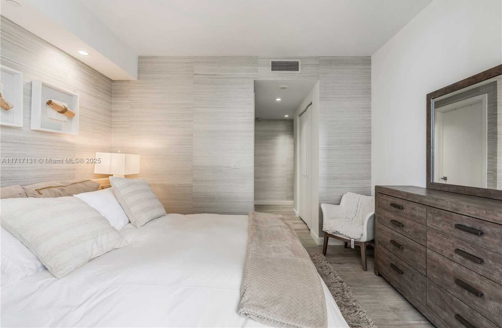 Small Image of 55 SOUTH WEST 9TH ST #4001, Miami Number 18