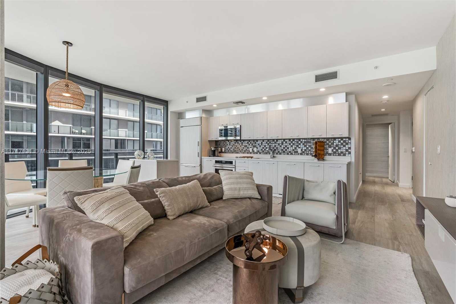 Small Image of 55 SOUTH WEST 9TH ST #4001, Miami Number 2