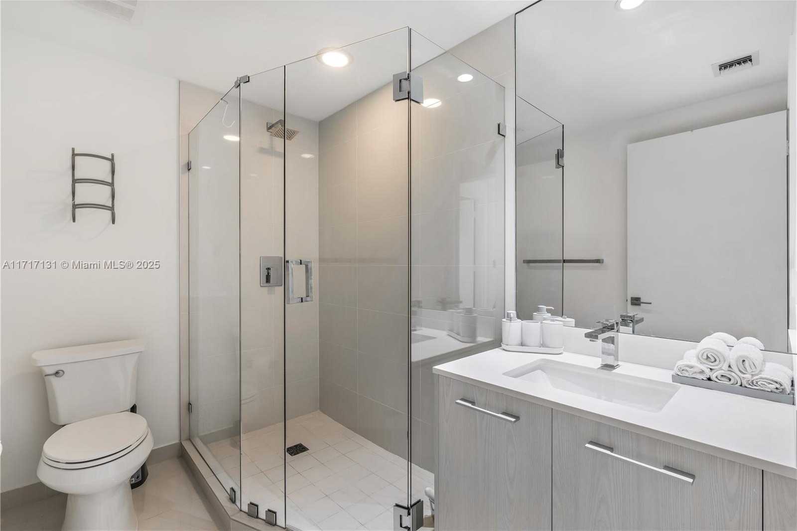 Small Image of 55 SOUTH WEST 9TH ST #4001, Miami Number 22