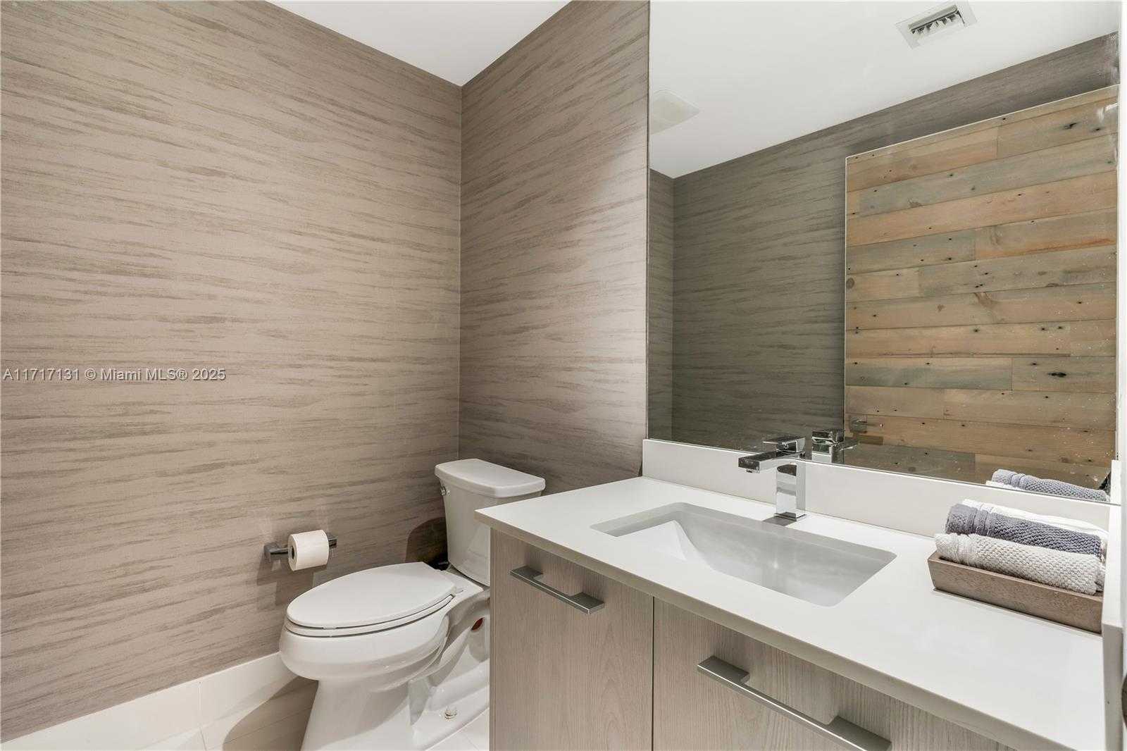 Small Image of 55 SOUTH WEST 9TH ST #4001, Miami Number 24
