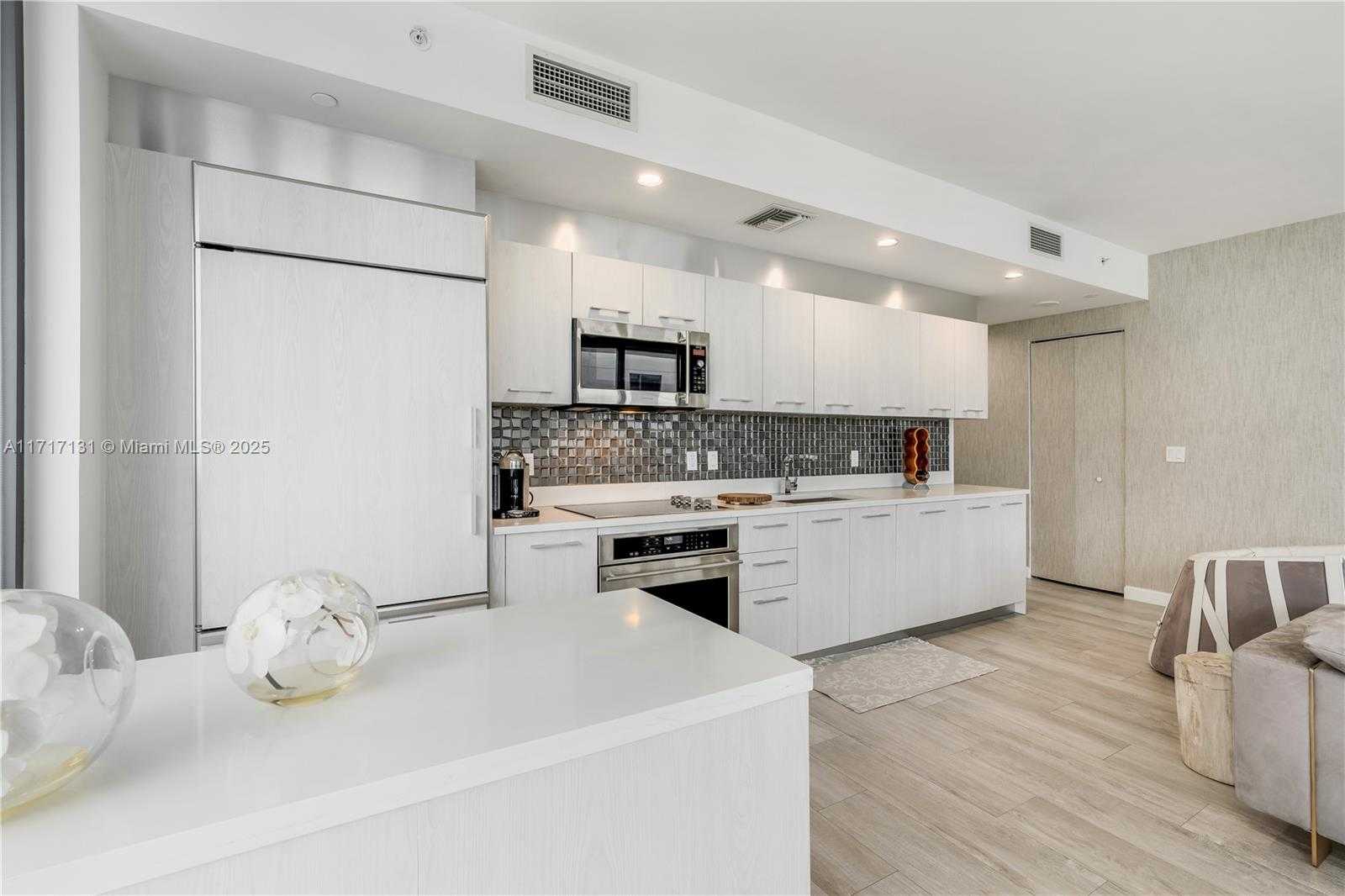 Small Image of 55 SOUTH WEST 9TH ST #4001, Miami Number 8