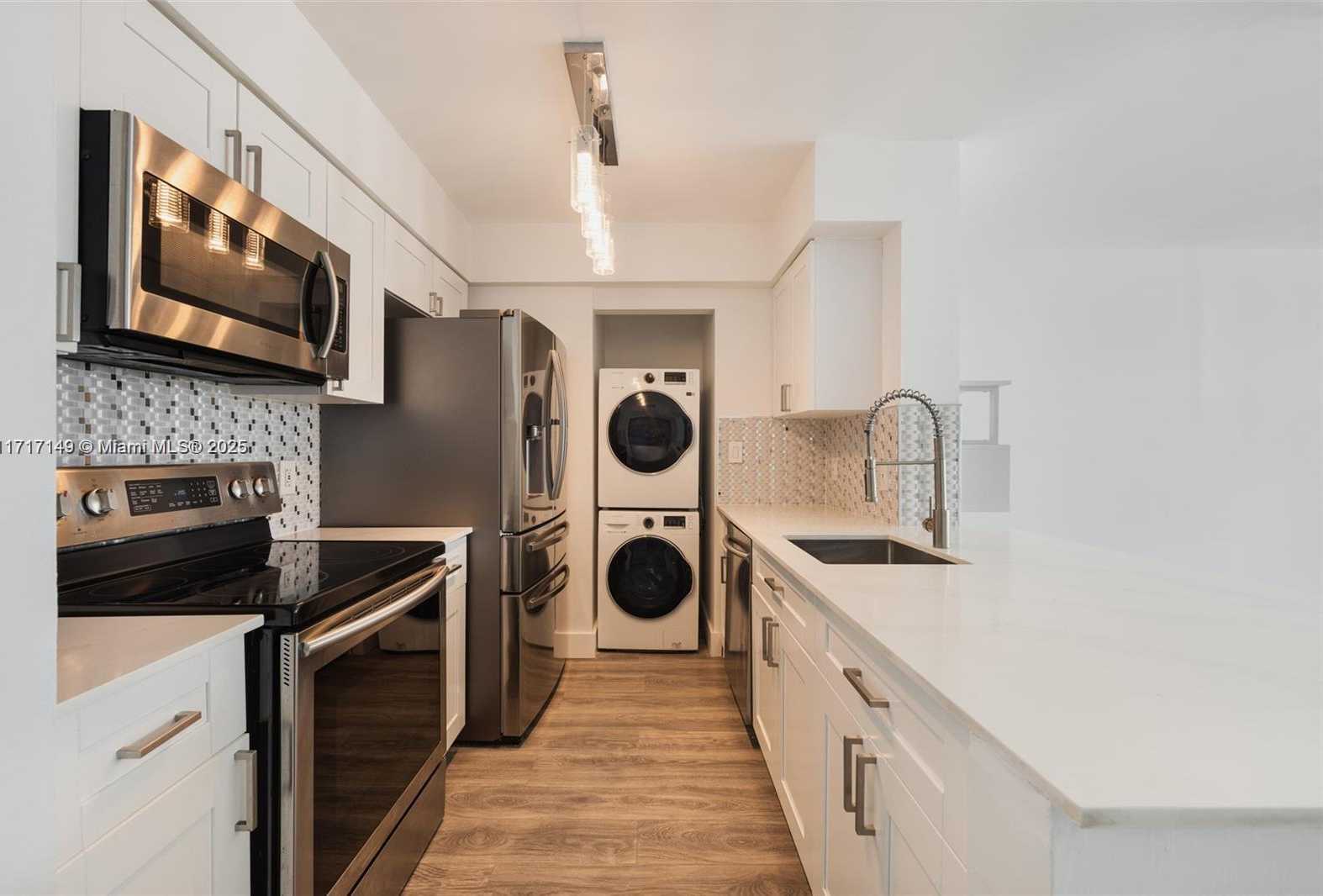 Small Image of 1155 BRICKELL BAY #2907, Miami Number 3