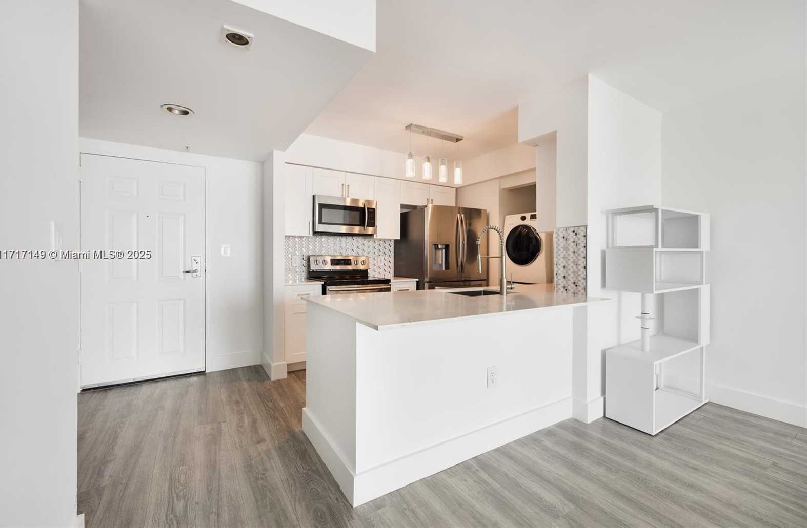 Small Image of 1155 BRICKELL BAY #2907, Miami Number 5