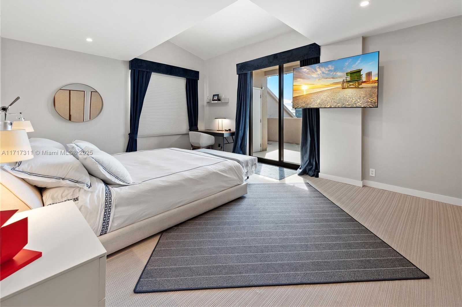 Small Image of 201 CRANDON BLVD #1002, Key Biscayne Number 29