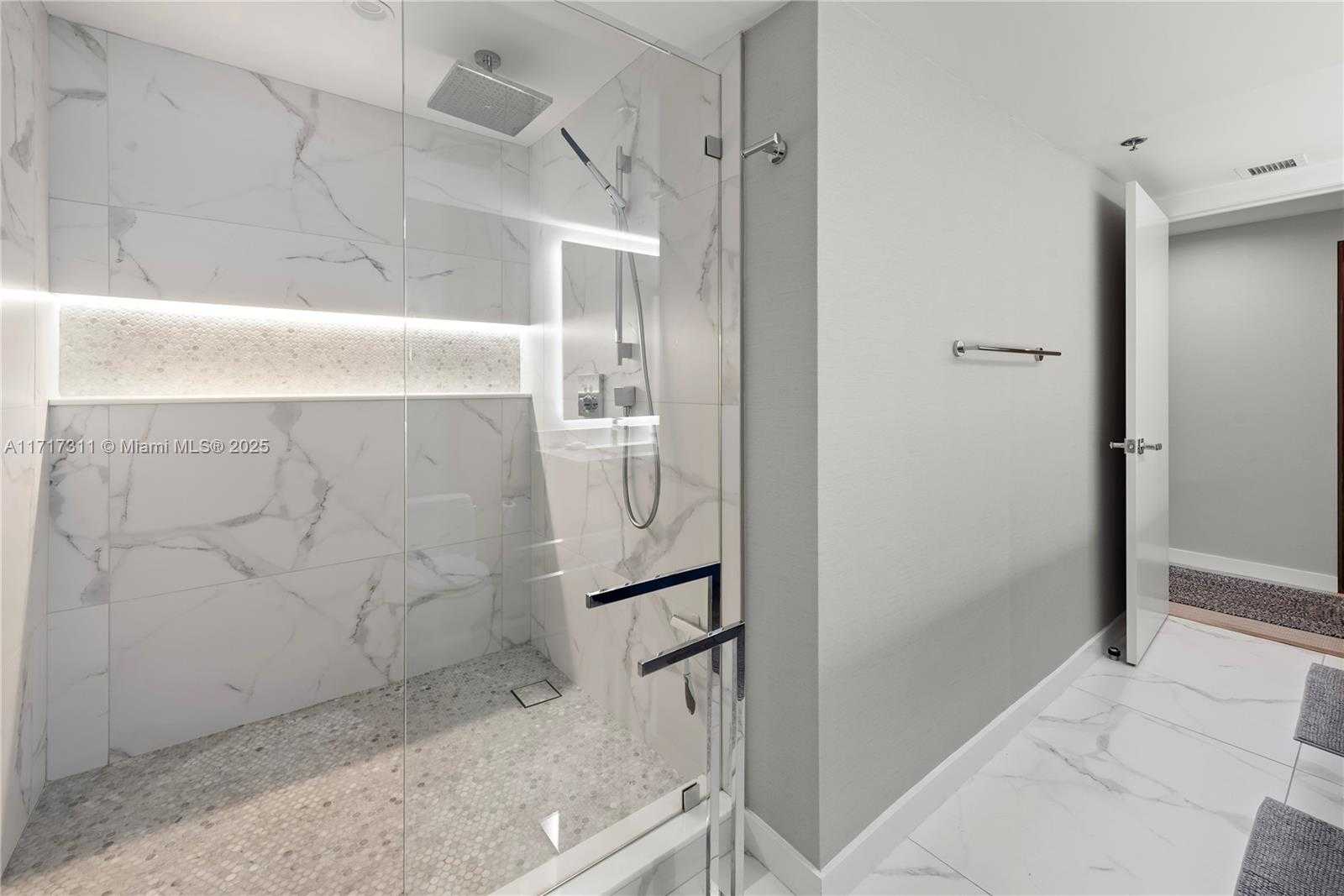 Small Image of 201 CRANDON BLVD #1002, Key Biscayne Number 34